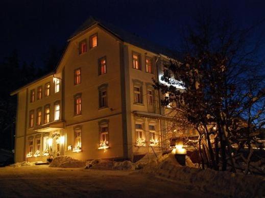 Waldhotel & Restaurant Bergschlosschen Hetzdorf Екстериор снимка