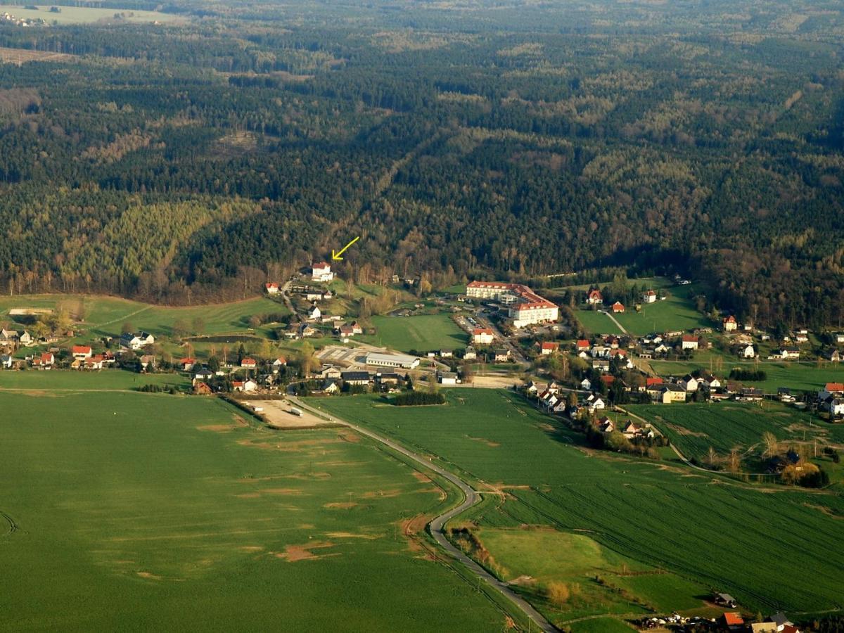 Waldhotel & Restaurant Bergschlosschen Hetzdorf Екстериор снимка